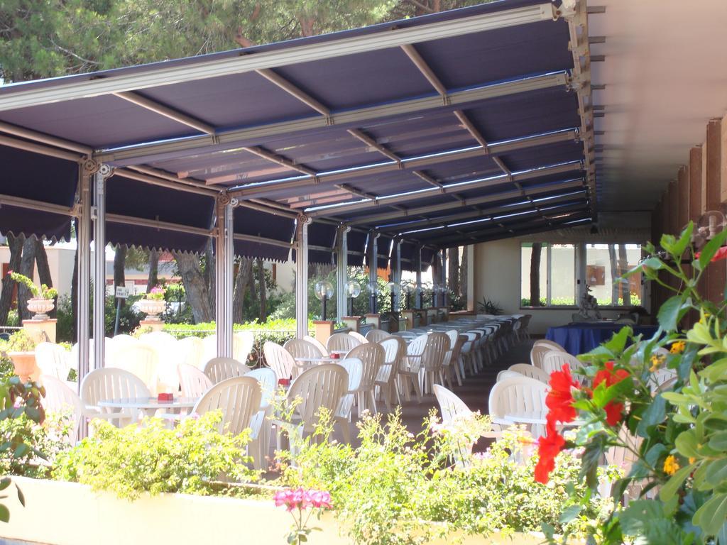 Park Hotel Baia Domizia Exterior foto